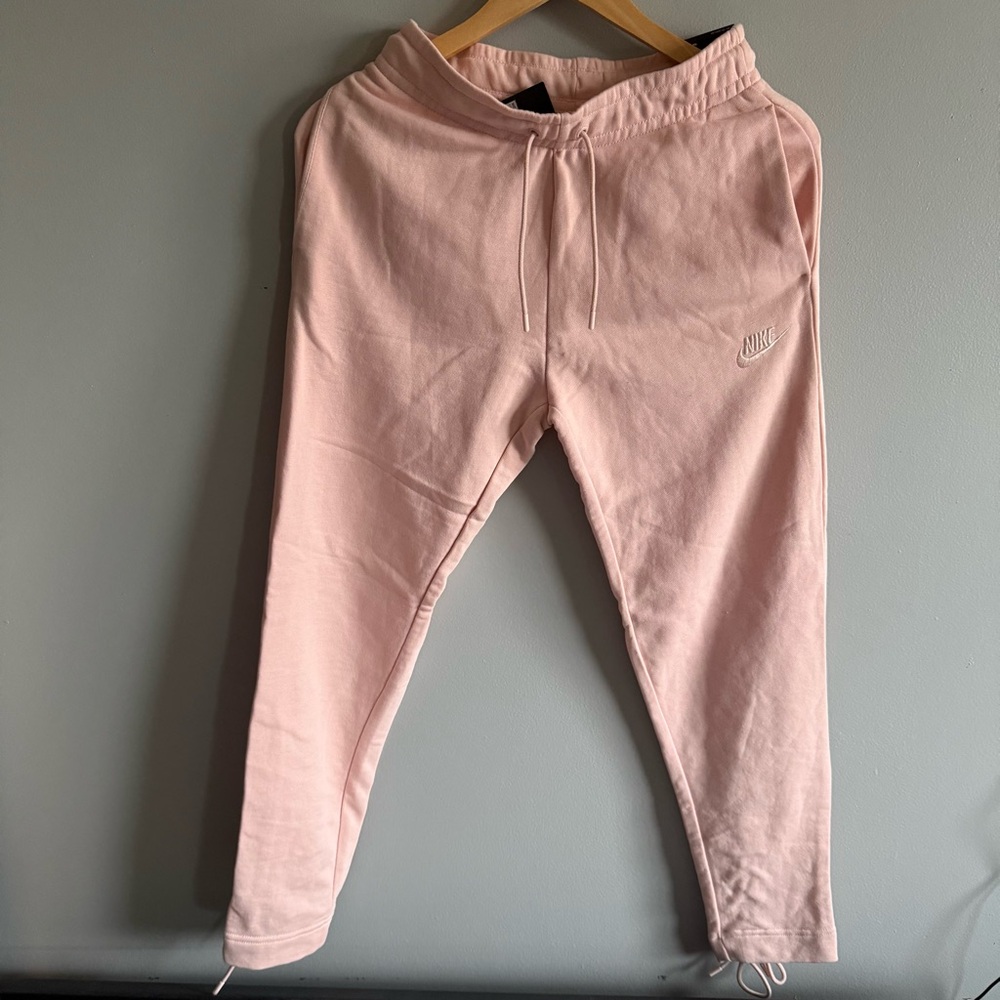 Woman’s Light Pink Sweatpants